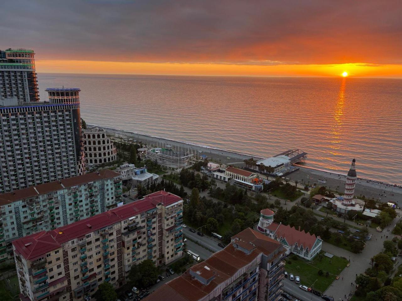 Orbi City Panorama Towers Hotel บาทูมิ ภายนอก รูปภาพ